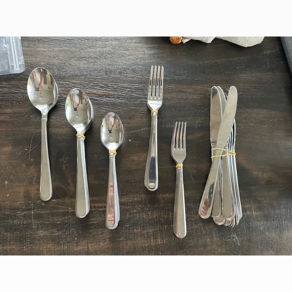 Cambridge Silversmiths Beacon Mirror Stainless Flatware Set 40 Piece serve/8